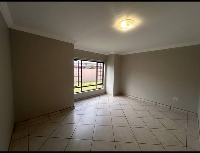 5 BEDROOM HOUSE FOR SALE IN VANDERBIJLPARK SE 8